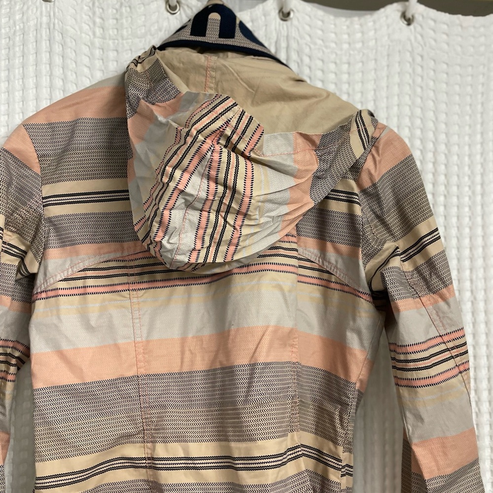 BENCH JACKET | Roll up Hood! - Picture 6 of 6